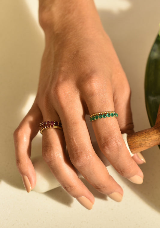 Anillo Infinity 3mm Esmeraldas