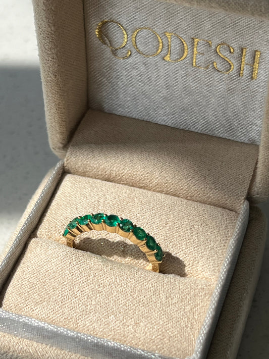 Anillo Infinity 3mm Esmeraldas